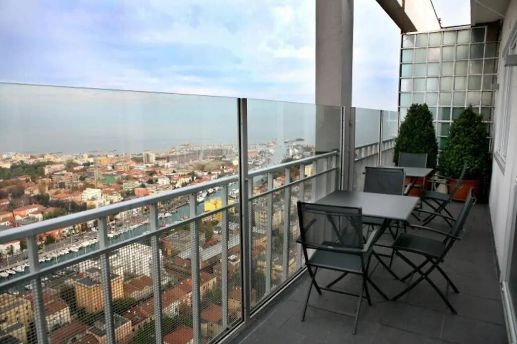 Attico Grattacielo Appartement Rimini